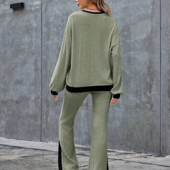 Essnce Women's Color Block Knitted Ribbed Two Piece Set With Border Decoration - Picture 2 of 6